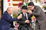 （左から）笑福亭鶴瓶、ミキ。(c)TBS