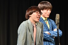 怪奇！YesどんぐりRPGのネタ中に一発ギャグを繰り出す真空ジェシカ・カワマタ。後方はサツマカワRPG。