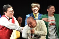 エンディングで怪奇！YesどんぐりRPGのやりとりにトム・ブラウンみちお（中央）が割って入る場面。