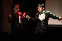 独創性あふれるダンスを披露する溜口。