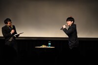 思い出のミートソースパスタがおいしいあまり、某有名人が乗り移ったかのように小躍りしてしまう溜口。