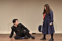 トンツカタンからリクエストされたコントを披露する、ゆにばーす。