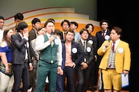 歌でアピールするパンプキンショートケーキ。