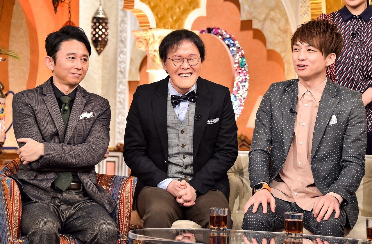 「櫻井・有吉THE夜会」に出演する（左から）有吉弘行、アインシュタイン。(c)TBS
