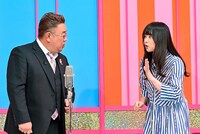 （左から）サンドウィッチマン伊達、桜井日奈子。(c)TBS