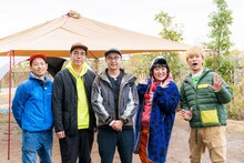 左からタケト、おぎやはぎ、フォーリンラブ・バービー、としみつ。(c)メ～テレ