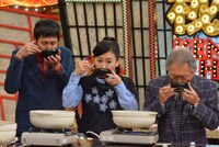 左からアンガールズ山根、東ちづる、みのもんた。(c)読売テレビ