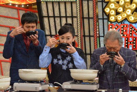 左からアンガールズ山根、東ちづる、みのもんた。(c)読売テレビ