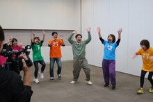 「霜降り明星のあてみなげ」より。(c)静岡朝日テレビ