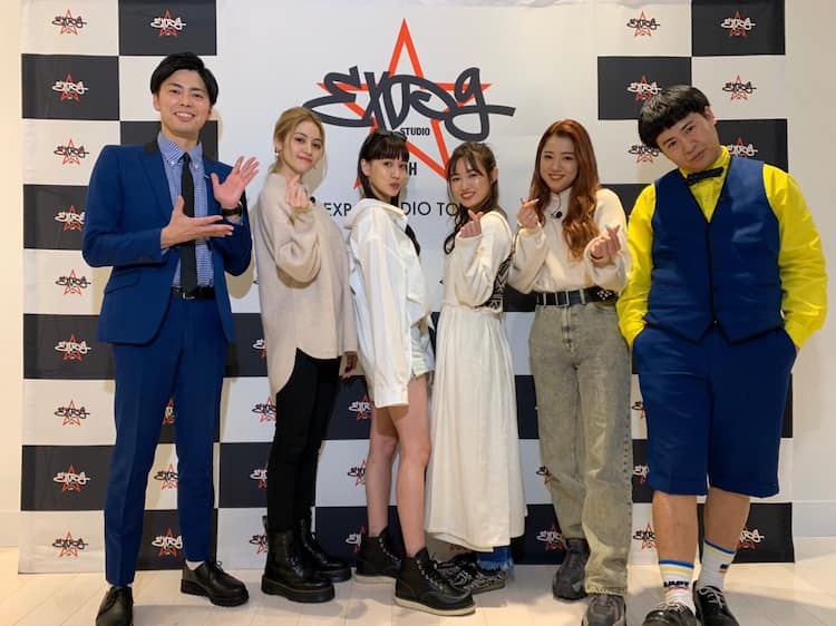 ラフレクラン タグロー でe Girlsと親睦深める お笑いナタリー