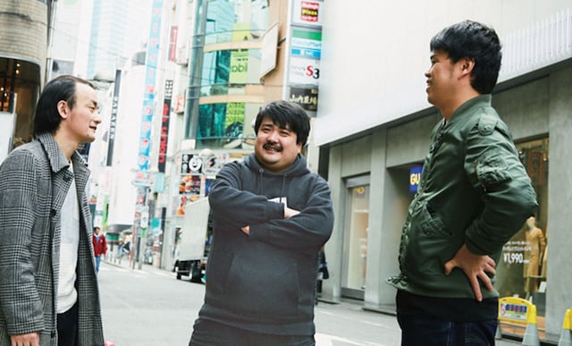 「steady.」2020年3月号より、左からななまがり森下、空気階段・鈴木もぐら、ななまがり初瀬（撮影：齊藤大嗣）。