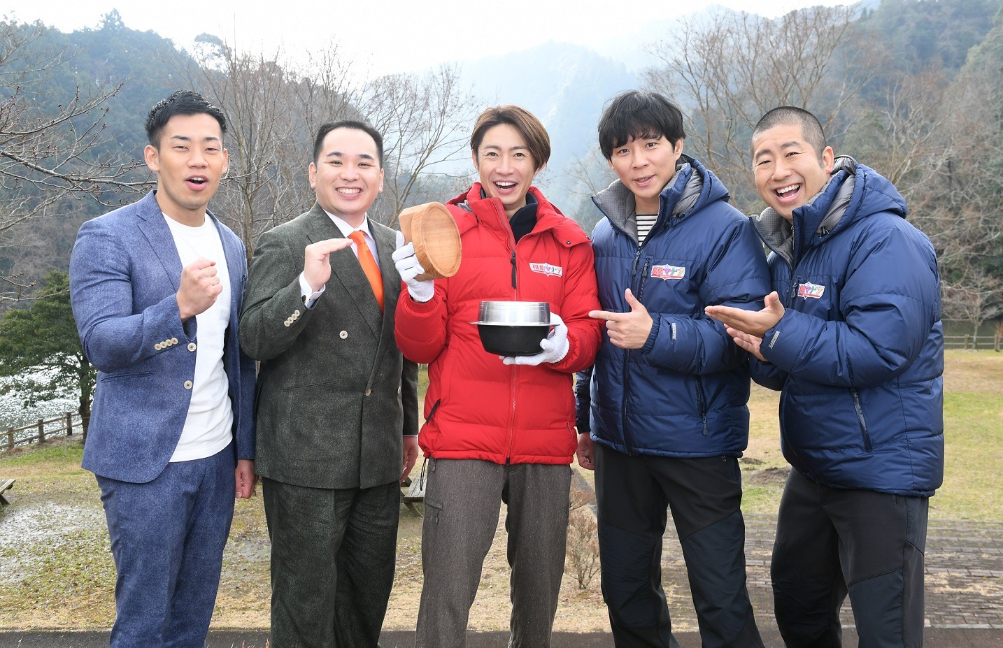 「相葉マナブ」に出演する（左から）ミルクボーイ、相葉雅紀、アンジャッシュ渡部、ハライチ澤部。(c)テレビ朝日