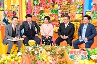 （左から）バナナマン、吉田日向、サンドウィッチマン。(c)TBS