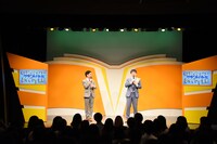 「グランドバトルライブ」のMCを務めた田畑藤本。