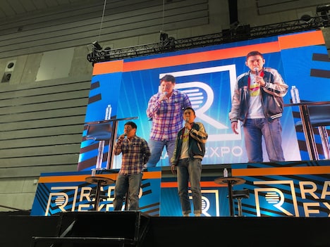 「爆笑問題カーボーイ スペシャルステージ」に登場した爆笑問題。(c)TBSラジオ