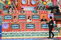 「そんなコト考えた事なかったクイズ！トリニクって何の肉!? 3時間SP」に出演する昭和生まれのパネラーたちとMCの浜田雅功。(c)ABCテレビ
