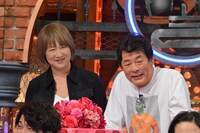 左から赤井佳子、赤井英和。(c)読売テレビ