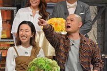 左から古張由夏、あばれる君。(c)読売テレビ