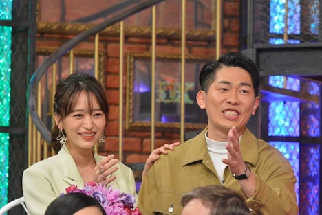 左から近藤千尋、ジャングルポケット太田。(c)読売テレビ