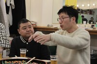 DVDボックス特典ディスクに収録される4座長打ち上げの様子。