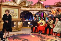 上沼恵美子（左）とゲスト出演者たち。(c)関西テレビ