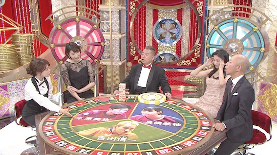左から郡司恭子アナウンサー、狩野舞子、出川哲朗、本仮屋ユイカ、バイきんぐ小峠。(c)日本テレビ