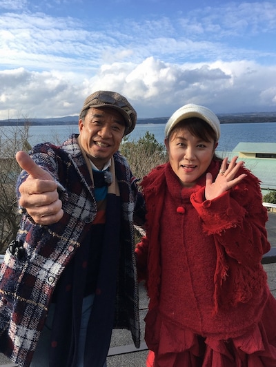 左から渡辺正行、山田邦子。(c)読売テレビ