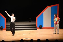 最終決戦でネタを披露するAマッソ。