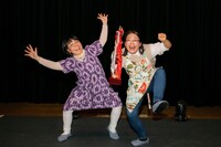 優勝したはなしょー。(c)ワタナベエンターテインメント