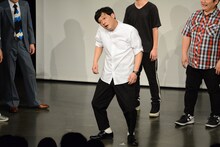 ビートたけしの100%モノマネを披露するガリットチュウ熊谷茶。