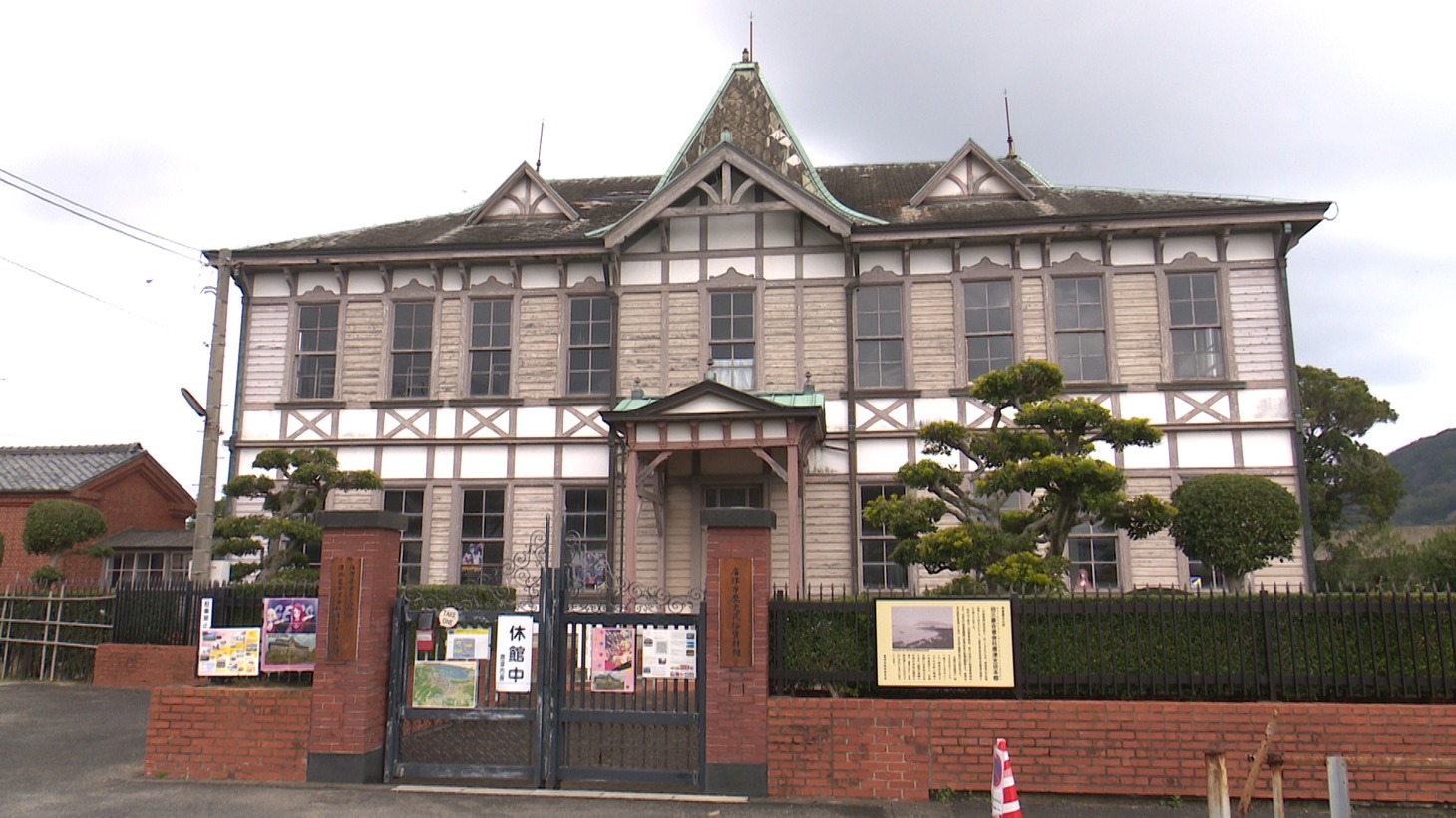 「ロンブー淳のゾンビランドサガ聖地巡礼ツアー」より。(c)TVQ