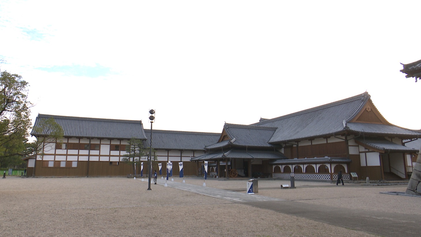 「ロンブー淳のゾンビランドサガ聖地巡礼ツアー」より。(c)TVQ