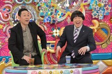 （左から）東野幸治、蛍原徹。(c)テレビ朝日