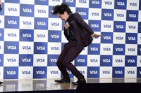 自己紹介をするぺこぱ松陰寺。