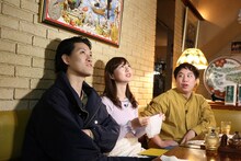 「霜降り明星のあてみなげ」より。(c)静岡朝日テレビ