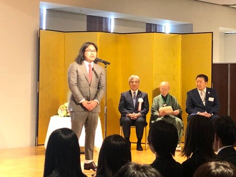 日本ホッケー協会のアンバサダーに任命されたロッチ中岡。