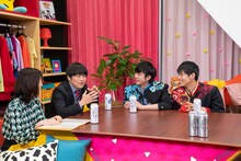 左から川田裕美、バカリズム、田村侑久、辻本達規。(c)読売テレビ