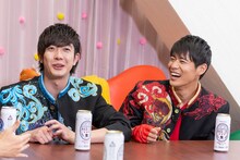 左から田村侑久、辻本達規。(c)読売テレビ