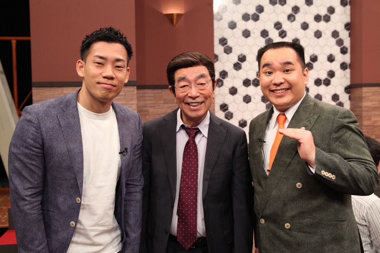 「志村けんのだいじょうぶだぁ」に出演する志村けん（中央）とミルクボーイ。(c)フジテレビ