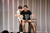 東京ホテイソンたける（右）。