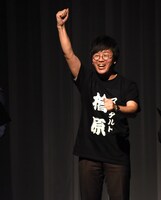 「ツッコミ」で優勝したママタルト檜原。