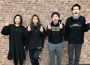 左から海原やすよ ともこ、霜降り明星。