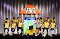 2020年2月に開催された「第1回もう中学生大会3」で「のりこめゲーム」を展開するもう中学生。