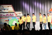 「パ」を持つもう中学生を追いかける一同だが、列が渋滞してしまう。