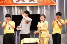 ベストユーモア賞の祇園・木崎にはセガサターンのソフト「よしもと麻雀倶楽部」が贈られた。