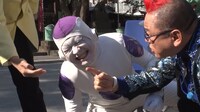 ドラゴンボール芸人が催眠術師・十文字幻斎とのリベンジマッチに臨む「それって!?実際どうなの課」のワンシーン。(c)中京テレビ