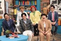 （前列左から）博多華丸・大吉、森三中・大島、（後列左から）おばたのお兄さん、アイデンティティ。(c)中京テレビ