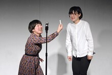 漫才を披露するにぼしいわし。