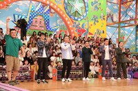 「VS嵐」に出演する（左から）アンタッチャブル、中川家、ミルクボーイ。(c)フジテレビ