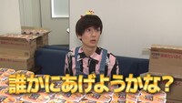 動画「パンケーキの人に、たくさんパンケーキあげてみた！」より。